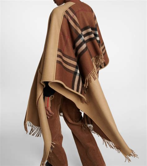 burberry poncho gebraucht|how to wear burberry poncho.